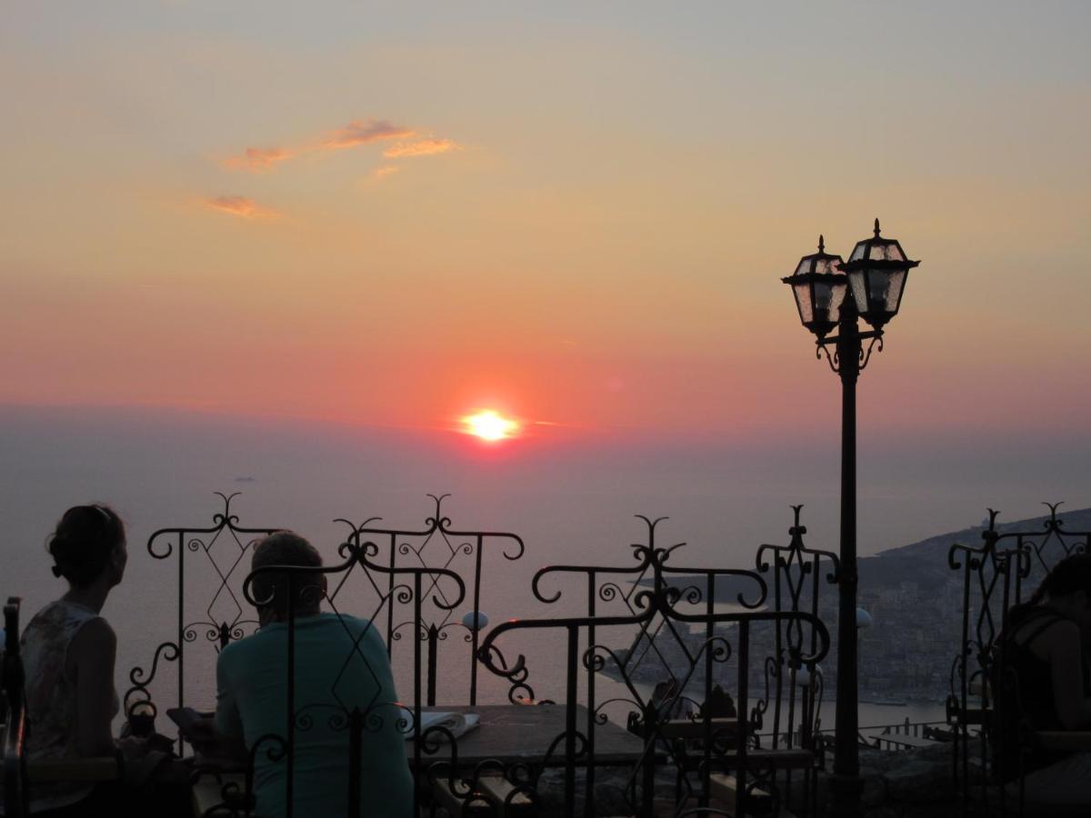 Amazing Sea City View Apartment Sarande Exterior photo