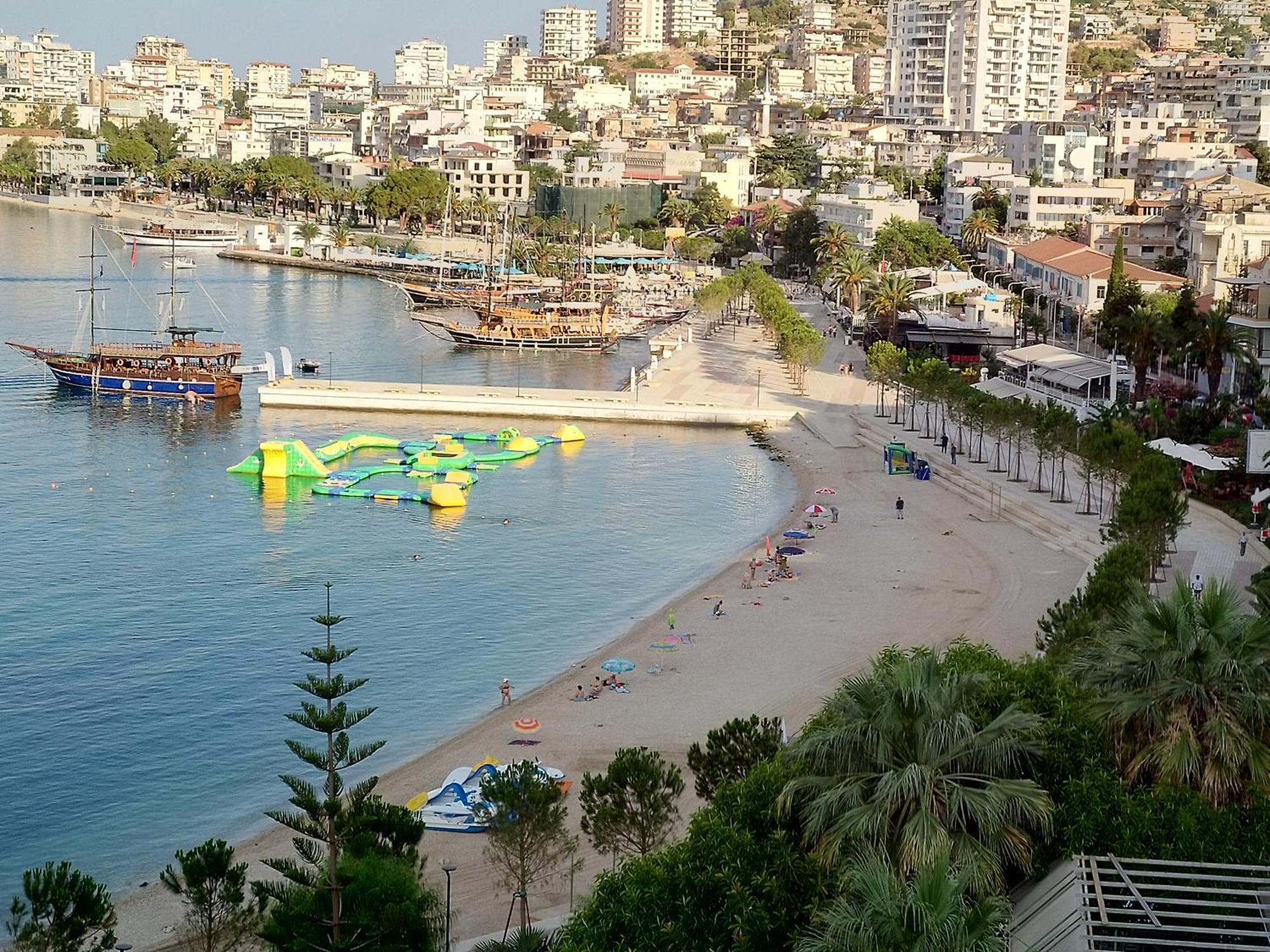 Amazing Sea City View Apartment Sarande Exterior photo